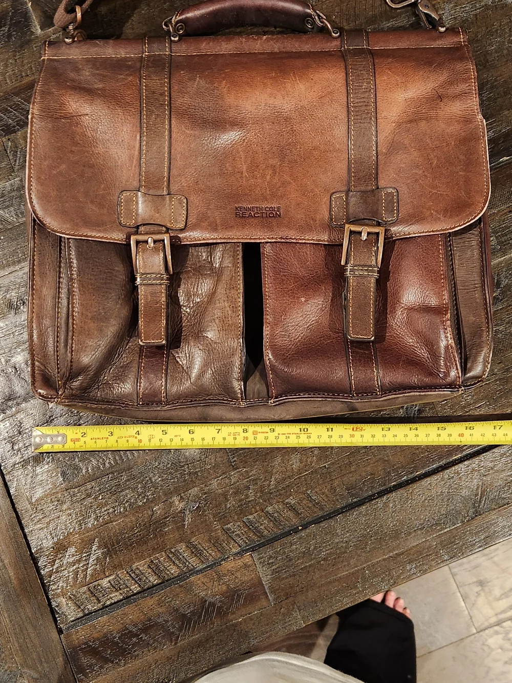 Kenneth Cole Reaction Leather Messenger Bag - Brown